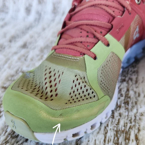 On Running "Cloudflow" Running Athletic Shoes Guava Dustrose | Women's Size 6.5 - Picture 5 of 15